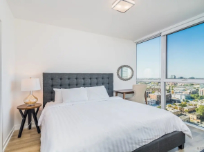 Apartment in River North with Balcony