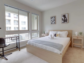Fun & Comfort Await Alexandria Apartment