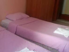 Saymoz Hotel