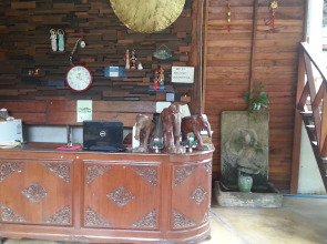 Pailove & Baanchonphao Resort