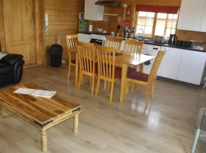Spacious 3 Bedroom Cabin at Avonvale Holiday Lodge