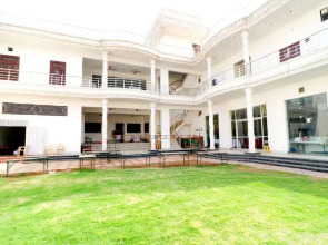 Hotel Pushp Vatika by OYO Rooms