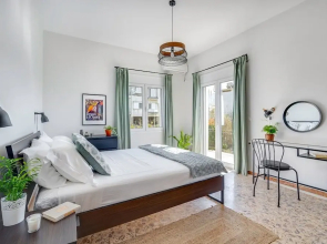 Sea City and Mountain View Apartment