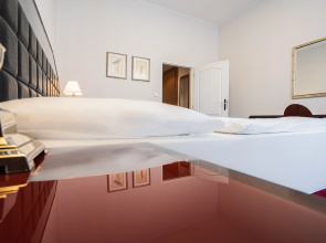 EA Hotel Tosca