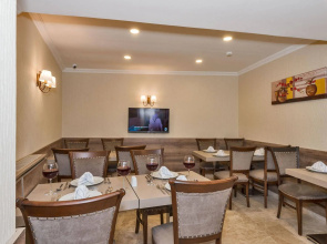 Alphonse Hotel