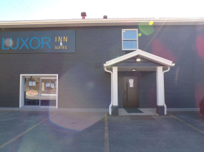 Luxor Inn & Suites, a Travelodge by Wyndham