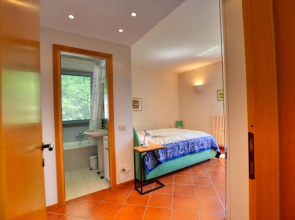 2-Bedroom Lakeview Apartment Bella Gaeta