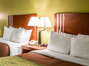 Days Inn By Wyndham Austintown