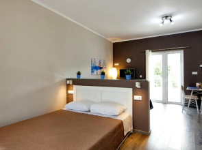 Maria's modern studio 5min from beach