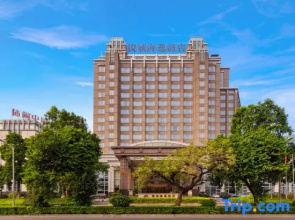 Juncheng Higher Quarter Hotel