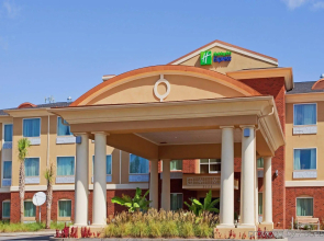 Holiday Inn Express & Suites Foley by IHG