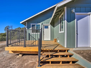 Oakhurst Duplex ~ 13 Mi to Yosemite National Park!