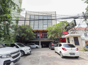 RedDoorz near Gubeng Station