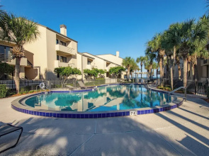 Spinnakers Reach 704 by Distinctive Beach Rentals