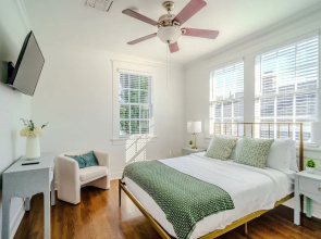 *FREE* Parking/Renovated Gem near French Qtr
