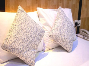 OYO 1118 Sharjah Plaza Hotel