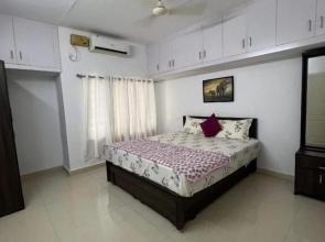 Little Chandhana Guest House