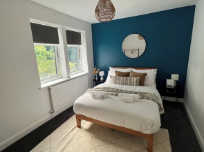 4 Beds House Coventry Sleep 7 With 3parking Spaces