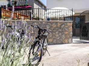 Relax Village Home Mare