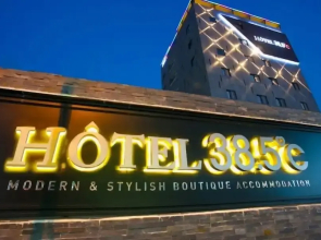 Hotel 385