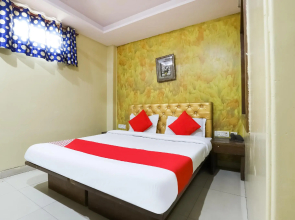 OYO 73674 Hotel Sampuran Inn