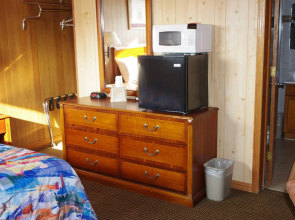 Love Hotels Western Holiday by OYO at Harlan Lake NE