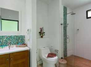 Phi Phi Long Beach Resort & Villa