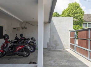 KoolKost Syariah near Universitas Merdeka Malang - Caters to Women