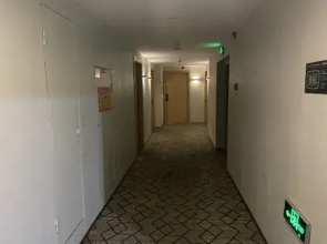 Yunzhu Executive Apartment (Zhengzhou People's Hospital Metro Station)