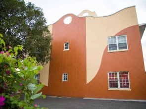 New Kingston Guest Apartment at Westbury