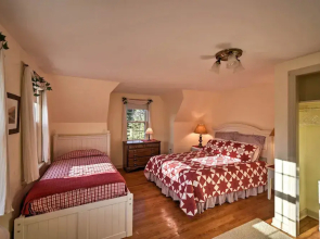 Family-friendly Fish Creek 'cape House' w/ Deck!
