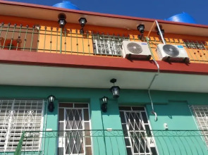 Hostal Sr.Handy Santalla