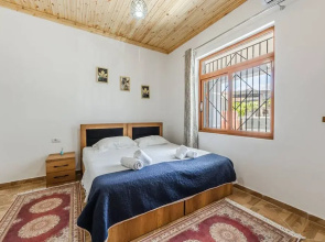 Saraci Rooms 1 in Gjirokast r