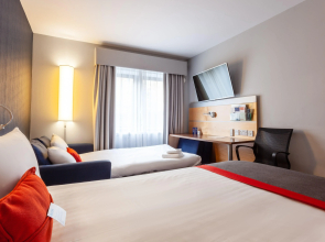 Holiday Inn Express Edinburgh Royal Mile by IHG