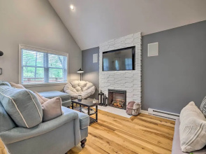 Near Lakes & Resorts: Pet-friendly Long Pond Abode