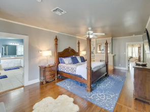 'the Pink Azalea' - Tyler Home w/ Yard + Patio!