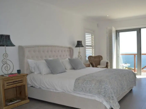 Oceans Drift Guest House - Adults Only