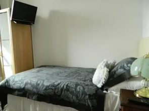 Fernlea Guest House