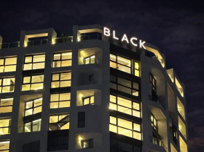Caelum Black Gangnam Luxury Apt