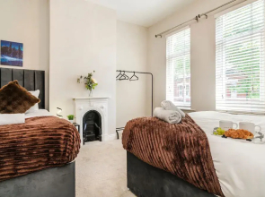 Cosy 4-bed - Sleeps 7, Garden & Pet-friendly