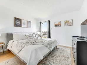 5 Mi to Strip! Pointe Royale Condo w/ Indoor Pool