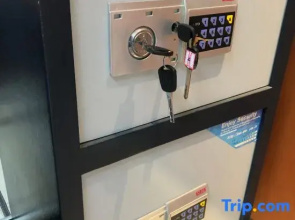 The Candy Box Boutique Hotel(Chongqing Daping Times Tianjie Branch)