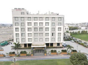 Love Kush Hotel