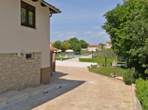 Apartment Modrusani 1561