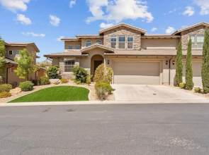 Desert Serenity 4 Bedroom Townhouse