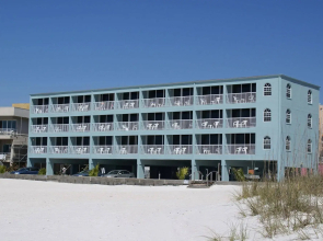 Barefoot Beach Club