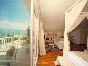 Yacht Classic Hotel - Boutique Class