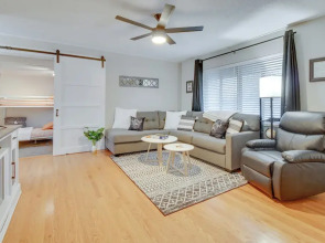Cozy Lakeview Retreat, Close to Bull Shoals Lake!