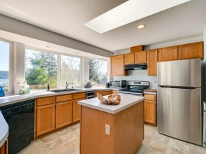 Hoodsport Vacation Rental w/ Deck & Canal Views!