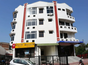 OYO 19166 Sona Mansion